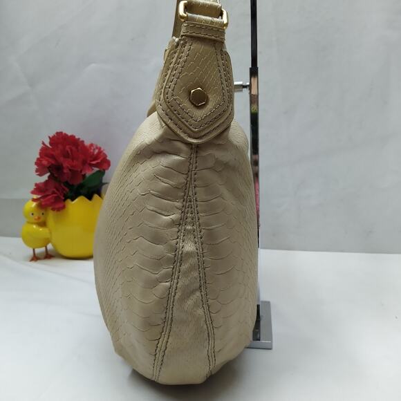 Marc by Marc Jacobs Hillier Beige Leather Snakeskin Embossed Shoulder Bag - Picture 3 of 16